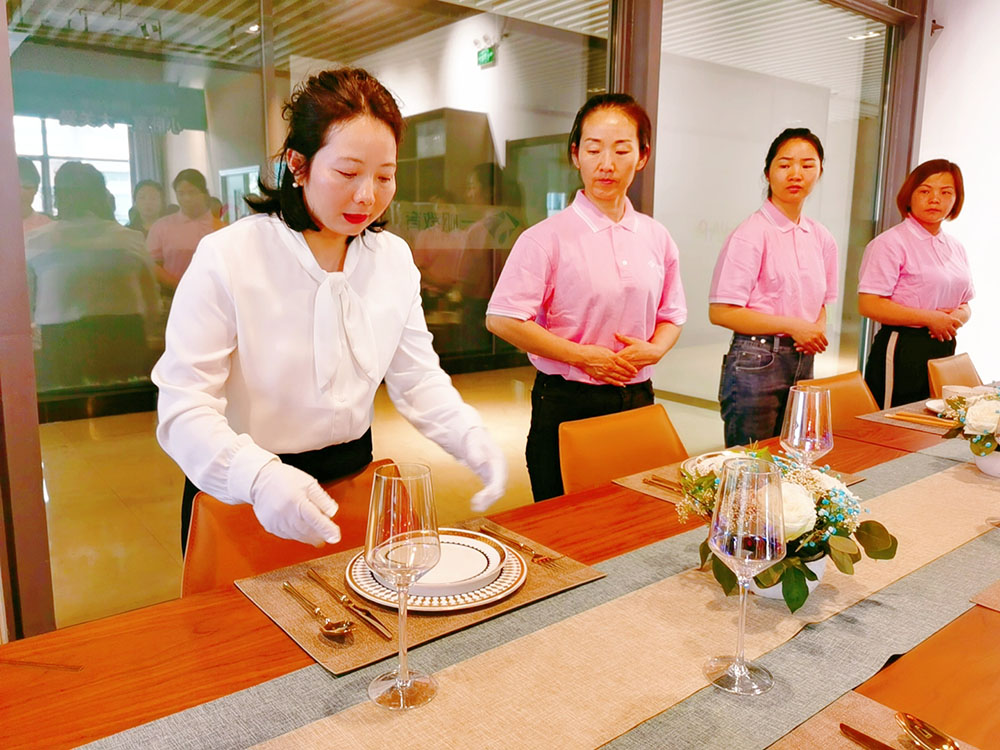 授課現(xiàn)場(chǎng) 授課現(xiàn)場(chǎng)