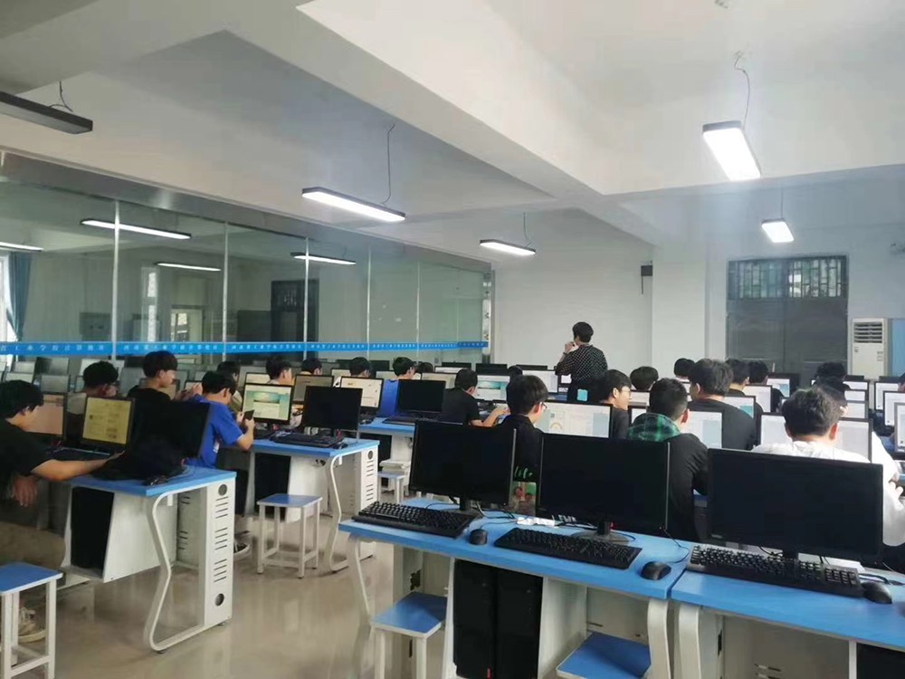 授課情景 授課情景