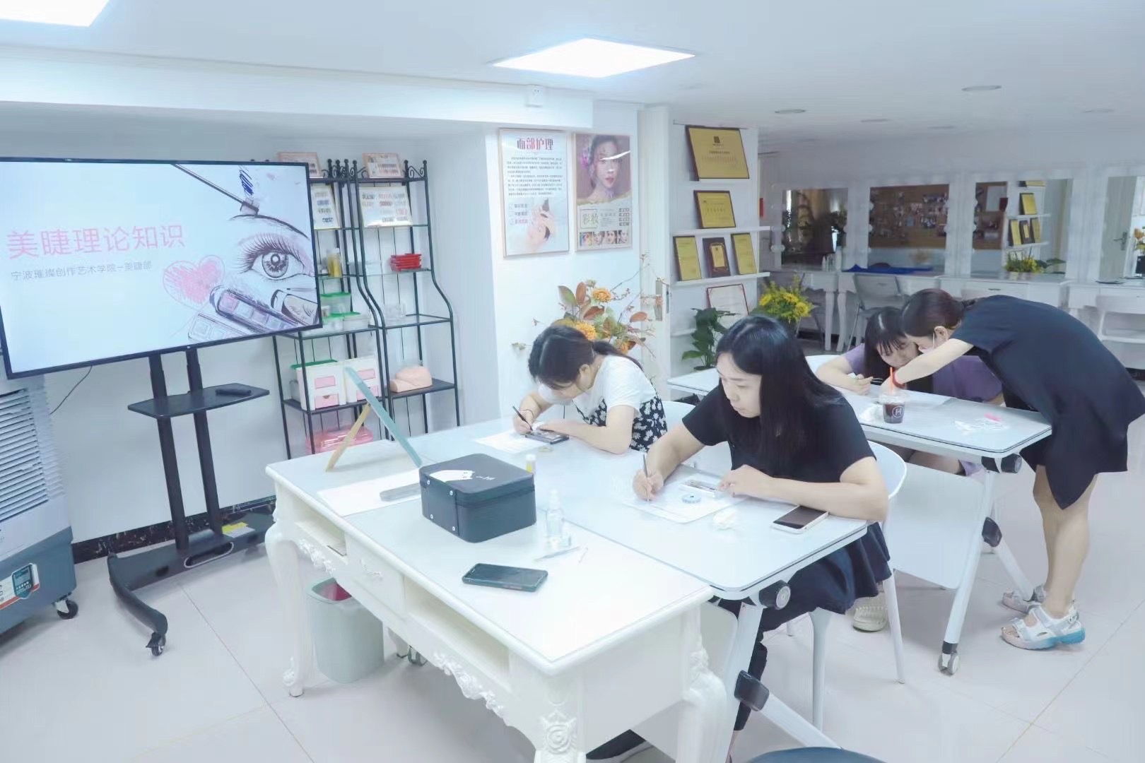 授課現(xiàn)場(chǎng) 授課現(xiàn)場(chǎng)