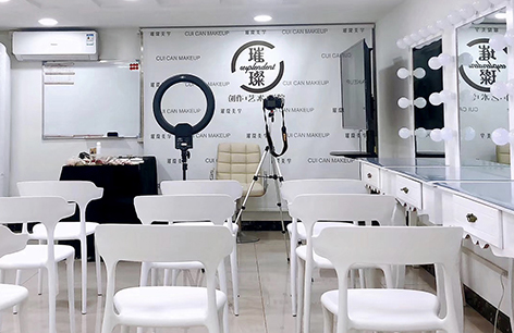 學(xué)校簡(jiǎn)介 學(xué)校簡(jiǎn)介