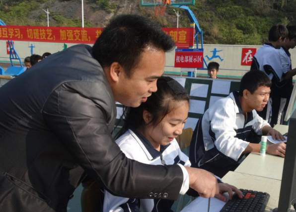 授課現(xiàn)場(chǎng) 授課現(xiàn)場(chǎng)