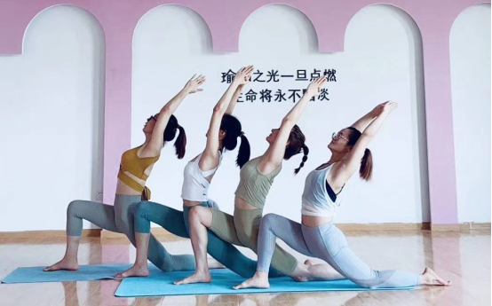 练习瑜伽 练习瑜伽