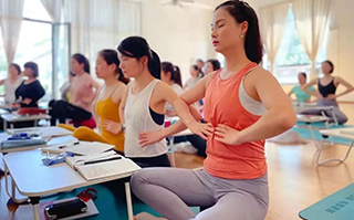 邱源瑜伽教学 邱源瑜伽教学