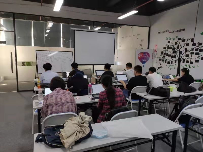 上海測(cè)牛IT教育的Uilike學(xué)堂師資怎么樣？都有哪些老師？