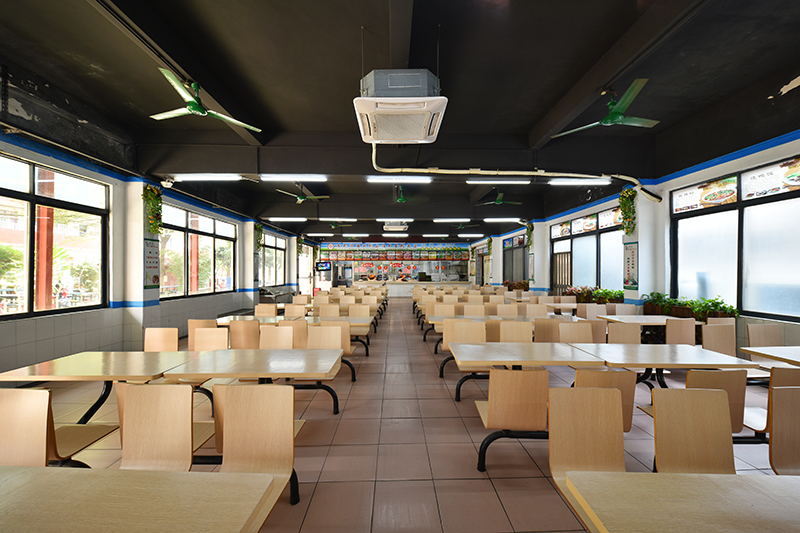 学校食堂