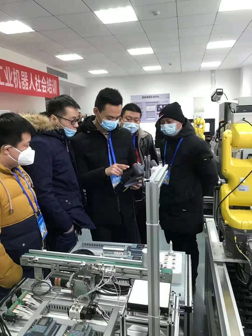 上課現(xiàn)場(chǎng)