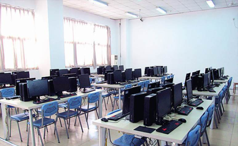 學(xué)校環(huán)境 學(xué)校環(huán)境