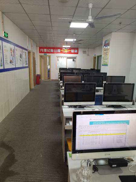 學(xué)校環(huán)境