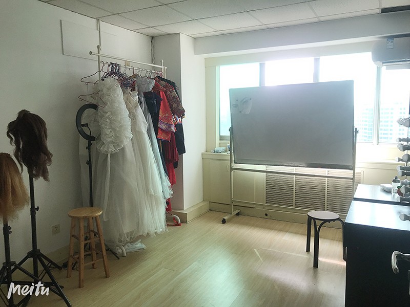 极简美妆培训学校