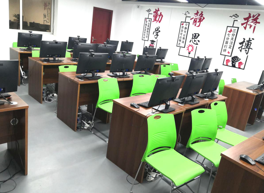 电脑室 电脑室