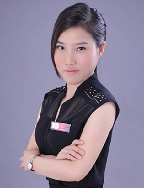 严群 严群