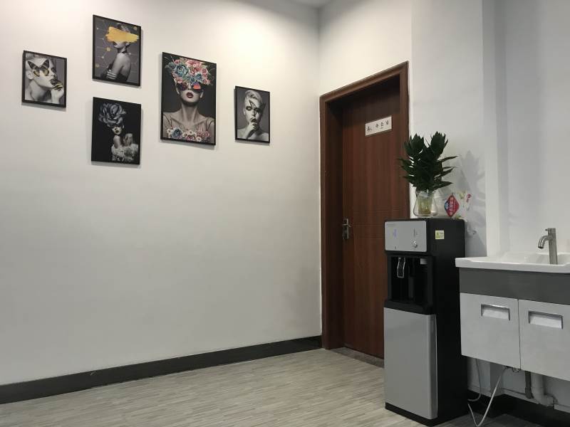 學(xué)校一角 學(xué)校一角