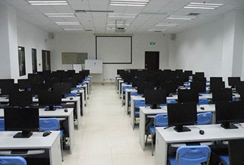 电脑室 电脑室