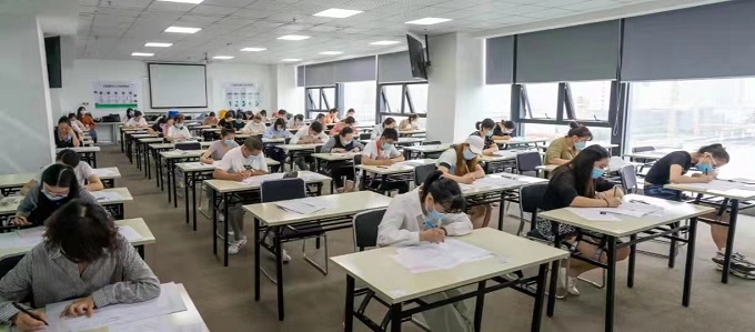 优美环境 舒心教学