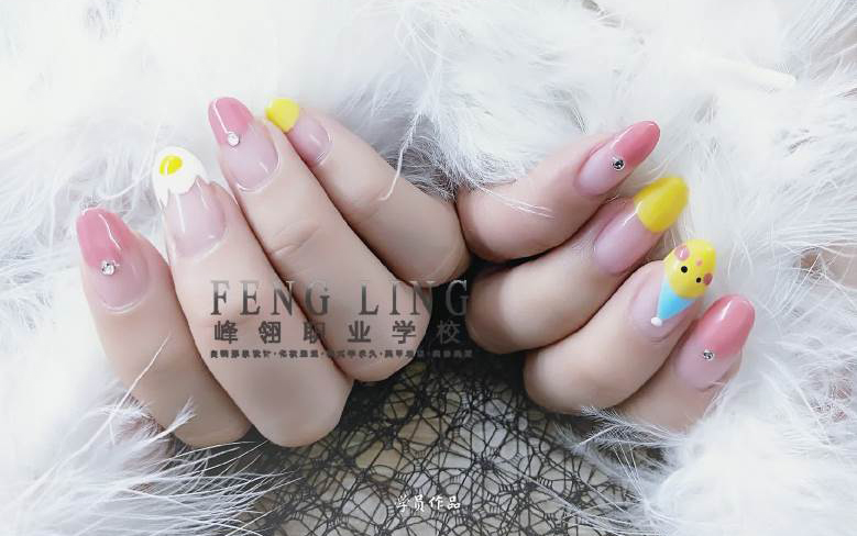 重慶峰翎美甲培訓(xùn)學(xué)費(fèi)需要多少錢(qián)？貴不貴？