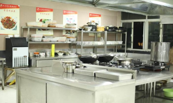 學(xué)校設(shè)備