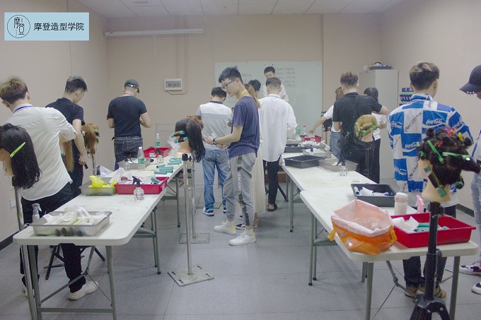 烫染班课间考核