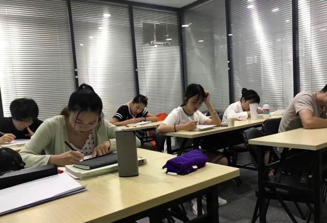 上课情景 上课情景