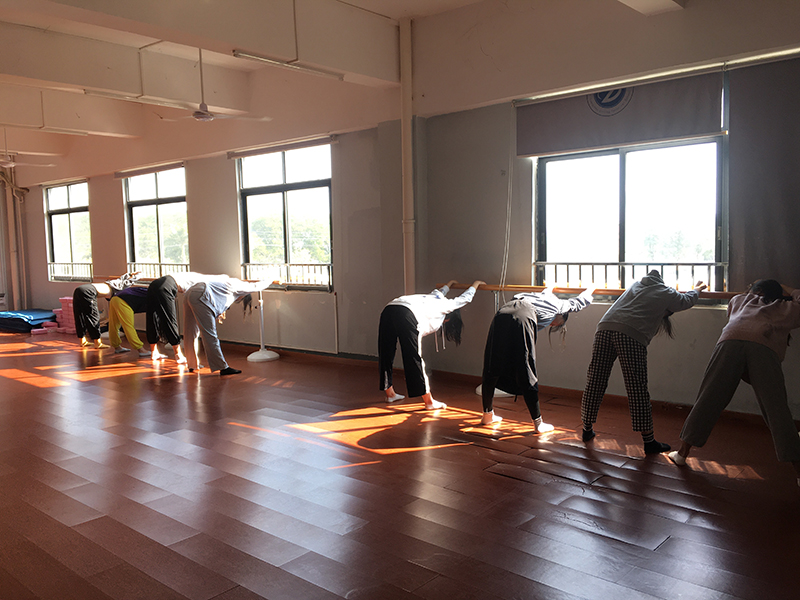 舞蹈课课堂现场