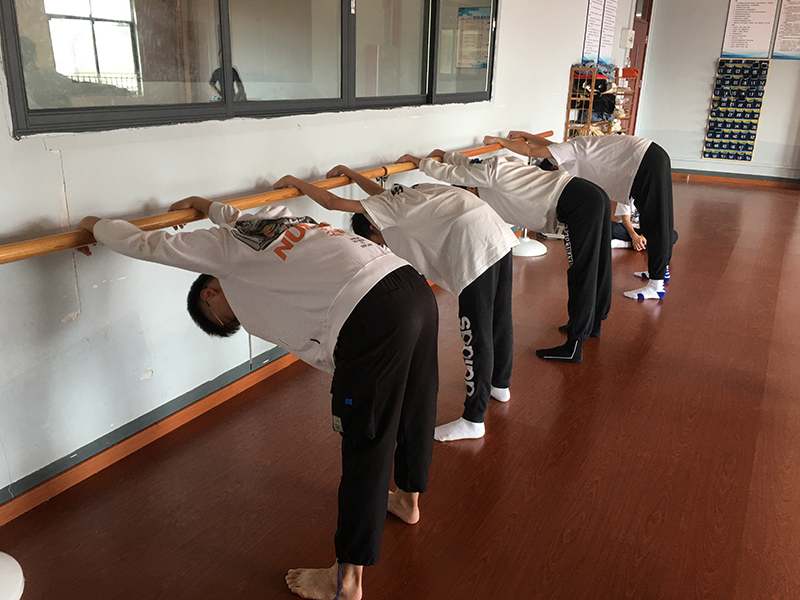 舞蹈课上课现场