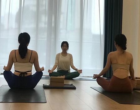 成都玛雅瑜伽教培课学费一般多少钱？附收费标准！