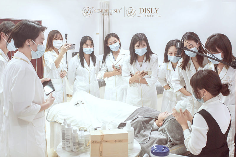 授课情景 授课情景