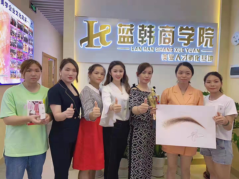 優(yōu)秀學(xué)生風(fēng)采