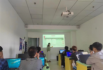 上课情景 上课情景