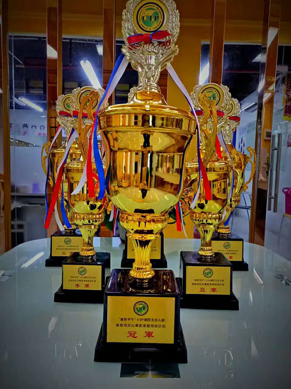 學(xué)校獎(jiǎng)杯