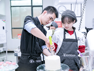 深圳熳点烘焙培训靠不靠谱？附教学现场照片！