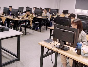 廣州云圖動(dòng)漫培訓(xùn)學(xué)校教學(xué)靠不靠譜？附教學(xué)現(xiàn)場(chǎng)圖片！