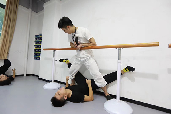 形体课现场 形体课现场