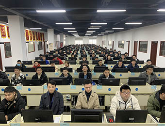 计算机综合机房 计算机综合机房