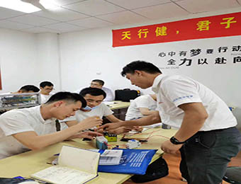 电工学员接线 电工学员接线