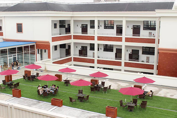 学校简介 学校简介