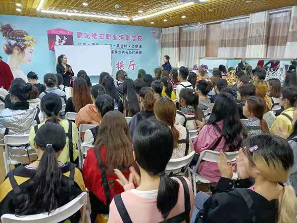 课堂情景 课堂情景