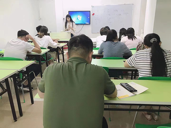 上课情景 上课情景