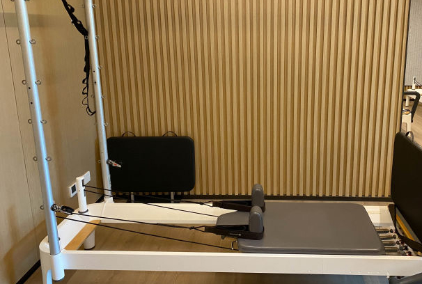 Trapeze Table 秋千架/凱迪拉克床 Trapeze Table 秋千架/凱迪拉克床