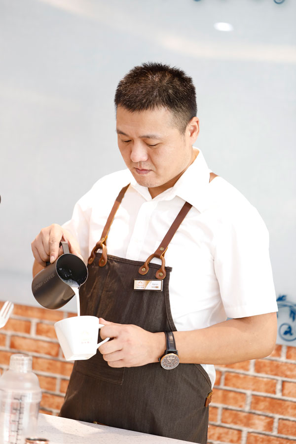 董安辉 董安辉