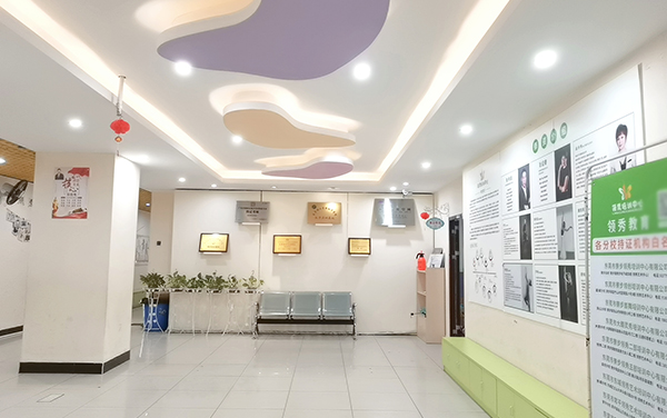 电子城校区大厅