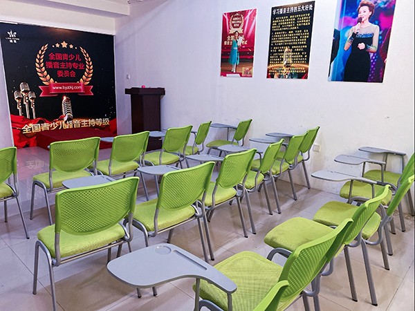 教室環(huán)境 教室環(huán)境