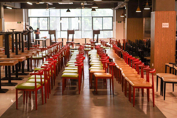 飯?zhí)? />
                        <div   id=