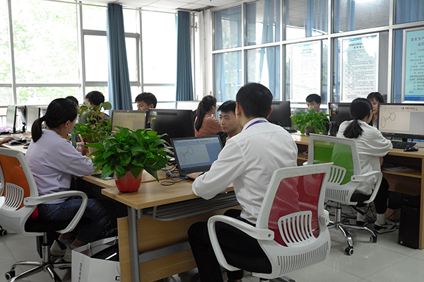 課堂現(xiàn)場(chǎng)