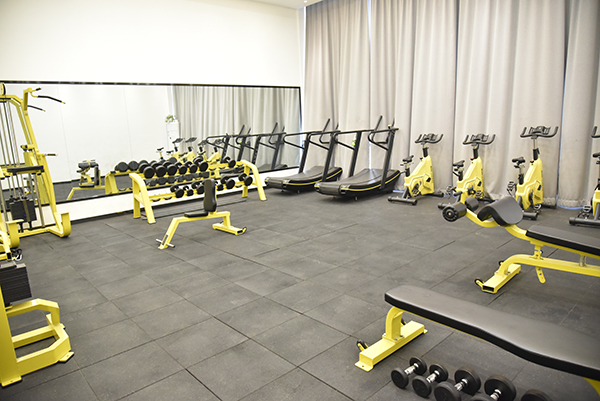 学校健身房