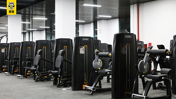 健身器材區(qū) 健身器材區(qū)