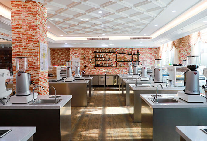 廣州歐米奇學(xué)習(xí)環(huán)境怎么樣？教學(xué)設(shè)備好不好？