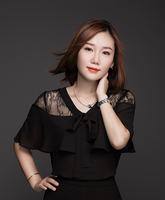周 慧 周 慧