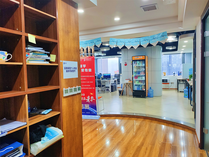 學(xué)校環(huán)境 學(xué)校環(huán)境