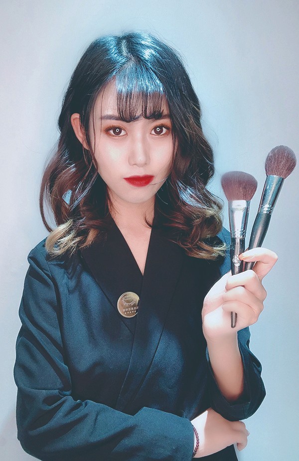 张璇 张璇