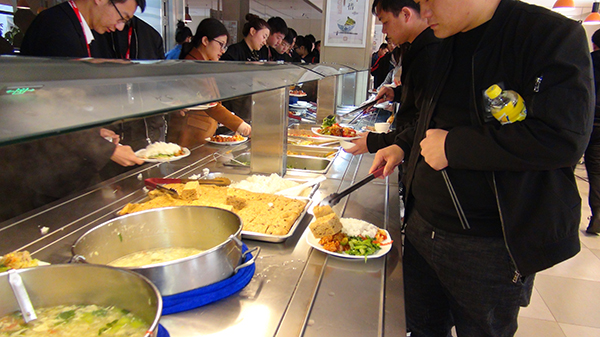 飯?zhí)? />
            </div>
            <h2 class=